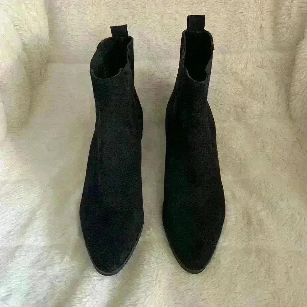 Black suede chelsea boots like NEW size 6.5 - Picture 3 of 5